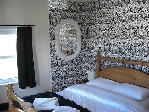 Babbling Brook 3* كيسويك